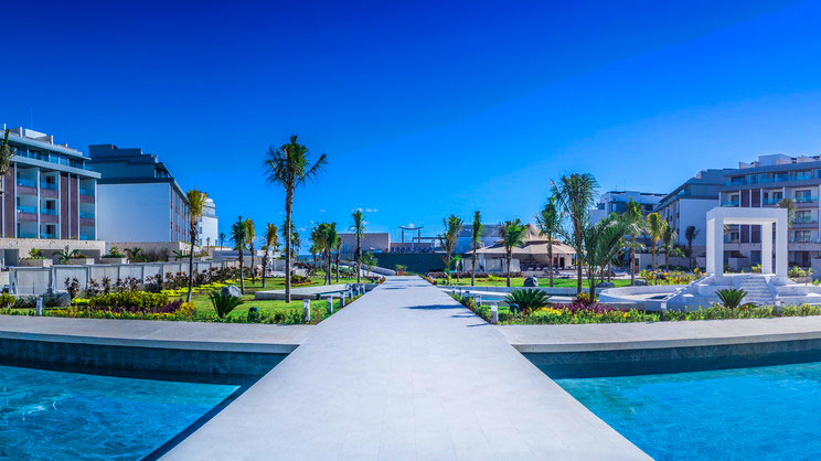 Majestic Elegance Costa Mujeres