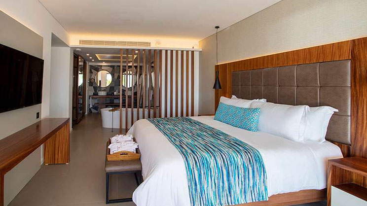 Majestic Junior Suite (Swim Up) – Family Section