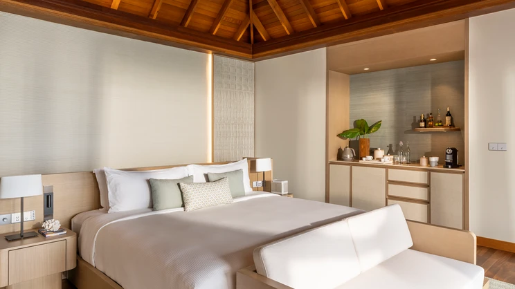 Lagoon Bungalow with Pool