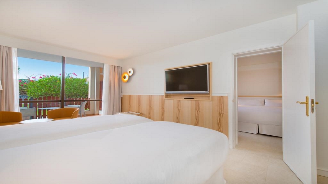 Interconnecting Rooms 