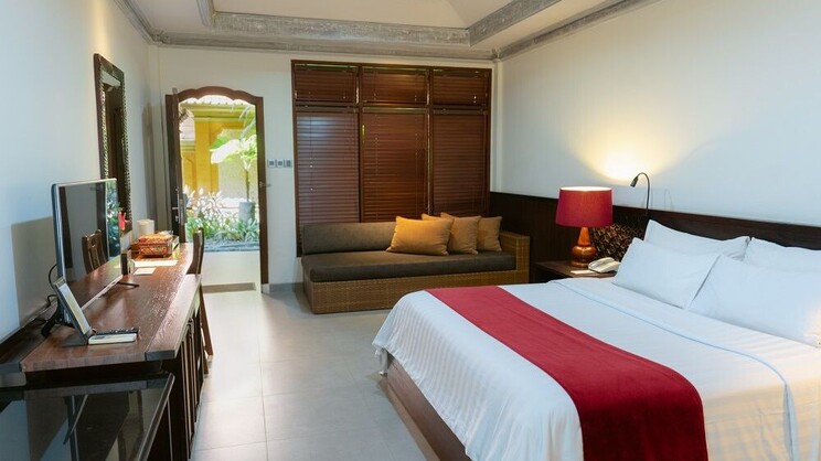 Griya Santrian Resort