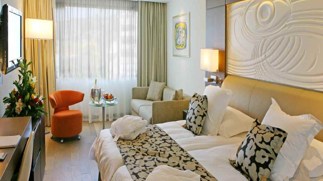  Family Room Plus with Inland View