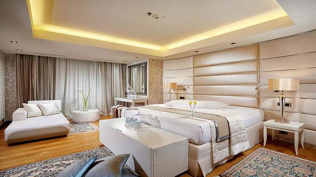  The Presidential Suite 