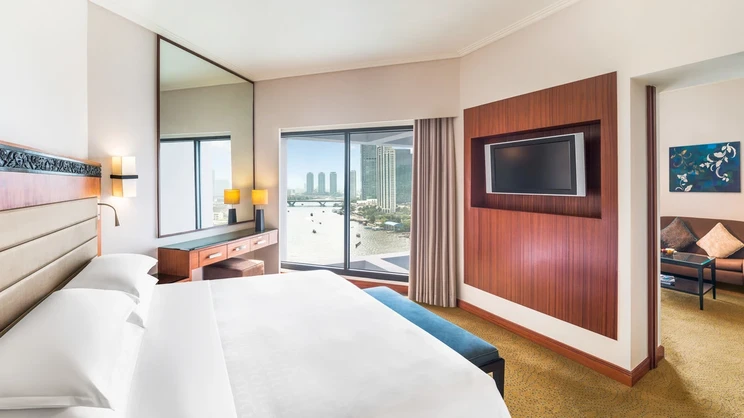 Junior Riverview Suite