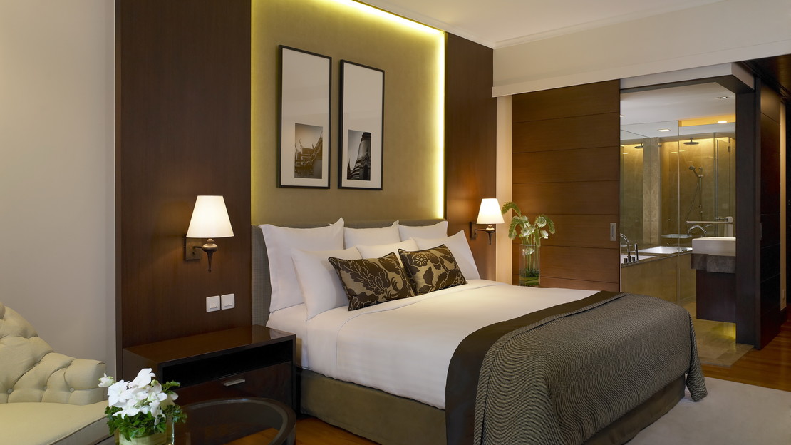 Deluxe River View Suite