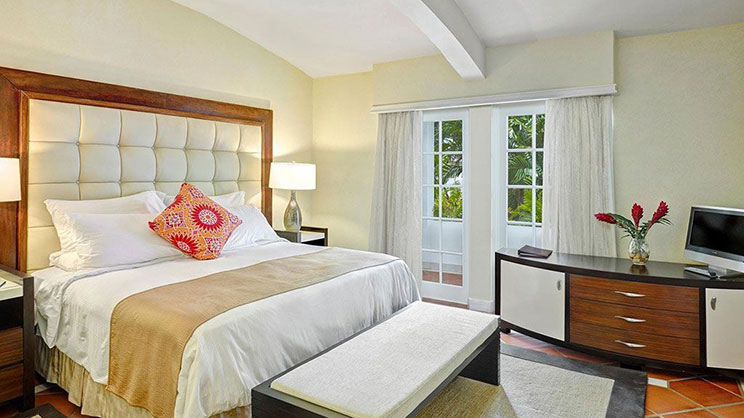 Luxury Garden View Suite