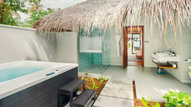 Sunset Family Beach Villa with Jacuzzi