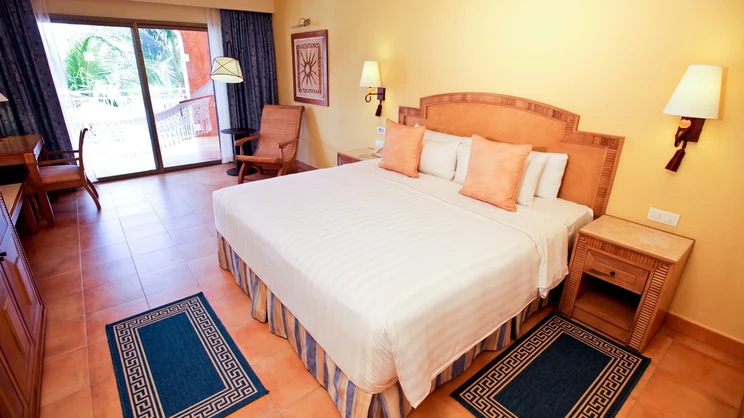 Premium Level Ocean Front Suite