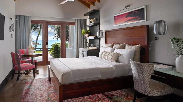  Beachfront Honeymoon Club Level Room