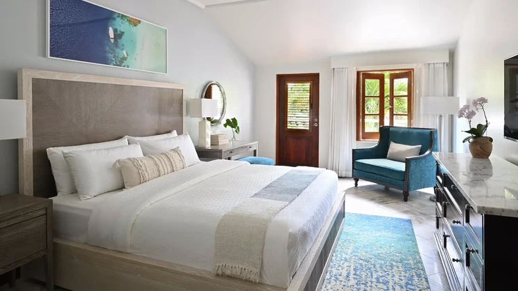 Crystal Lagoon Poolside Luxury