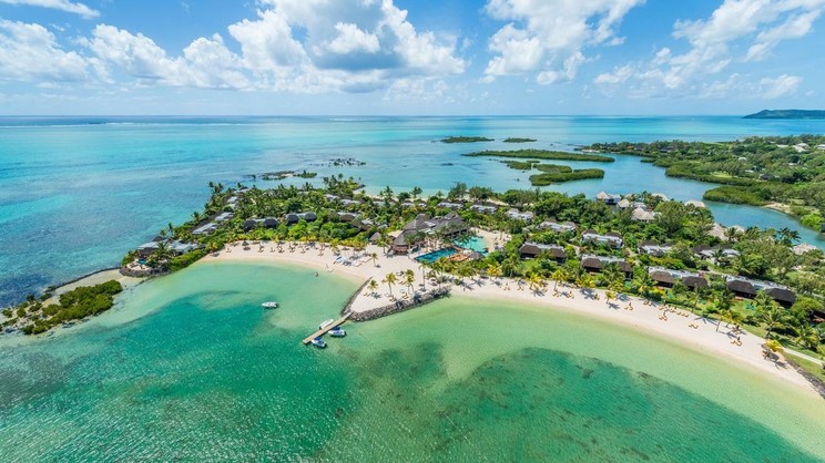 Four Seasons Resort at Anahita