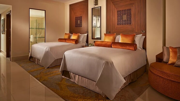 Fairmont Heritage Queen