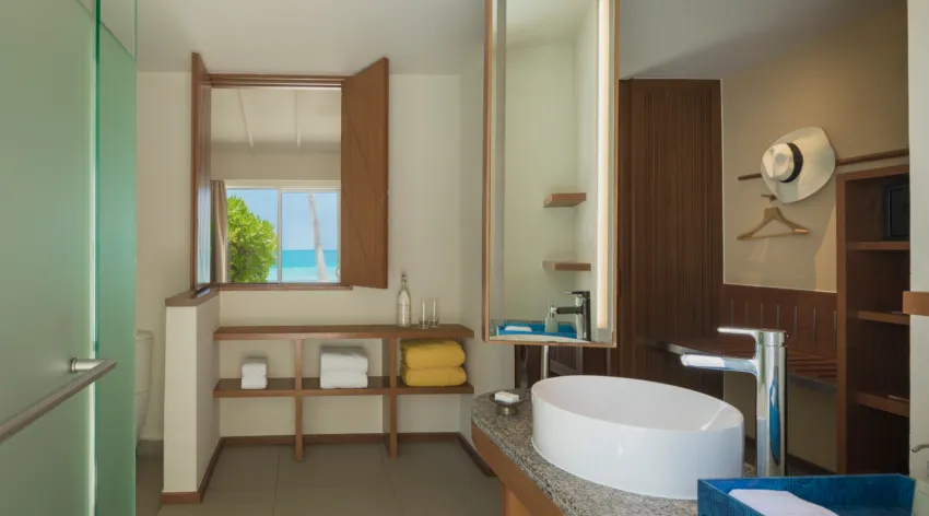 Lagoon View Beach Villa with Swirl Pool