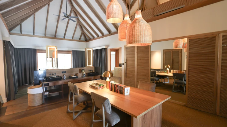 Grand Premier Beach Villa with Pool 