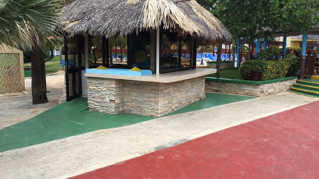 Breezes Bella Costa Hotel