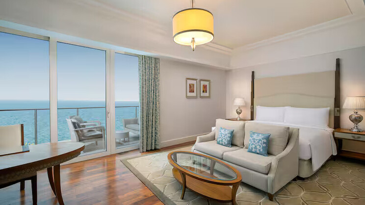 King Deluxe Room with Skyline Sea View