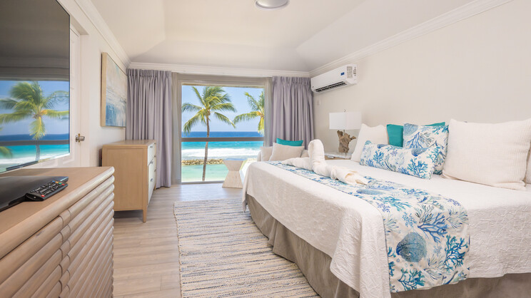 Three Bedroom Luxury Oceanfront Penthouse