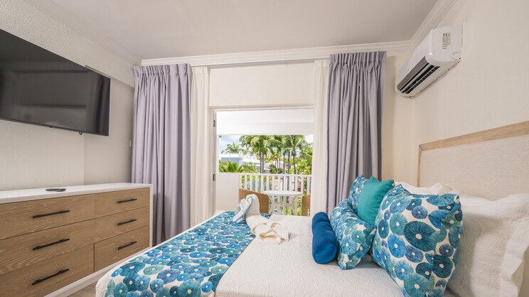 Three Bedroom Luxury Oceanfront Penthouse