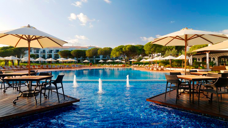 Pine Cliffs Residence