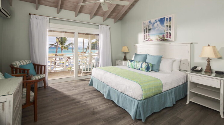 Pineapple Beach Club