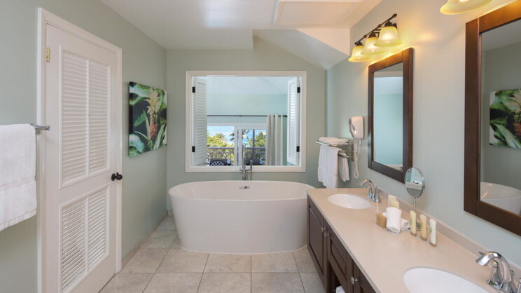 Pineapple Beach Club