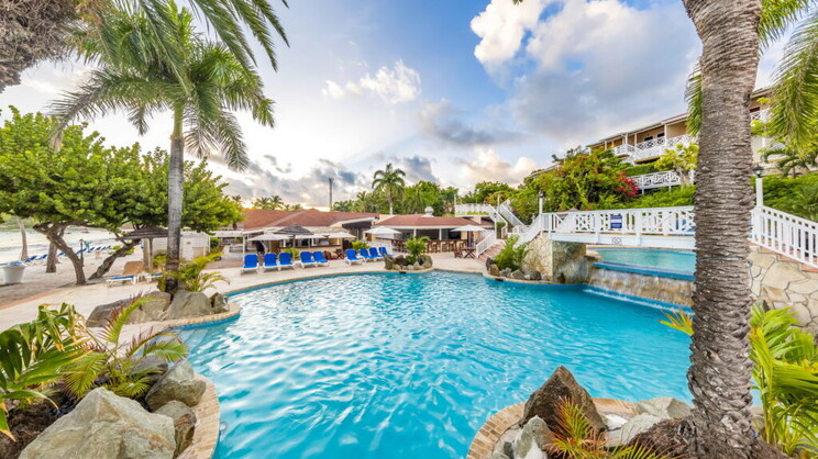 Pineapple Beach Club