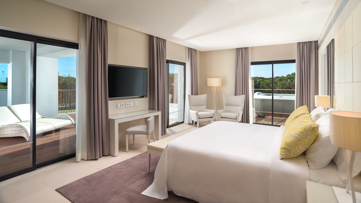 Pine Cliffs Ocean Suites